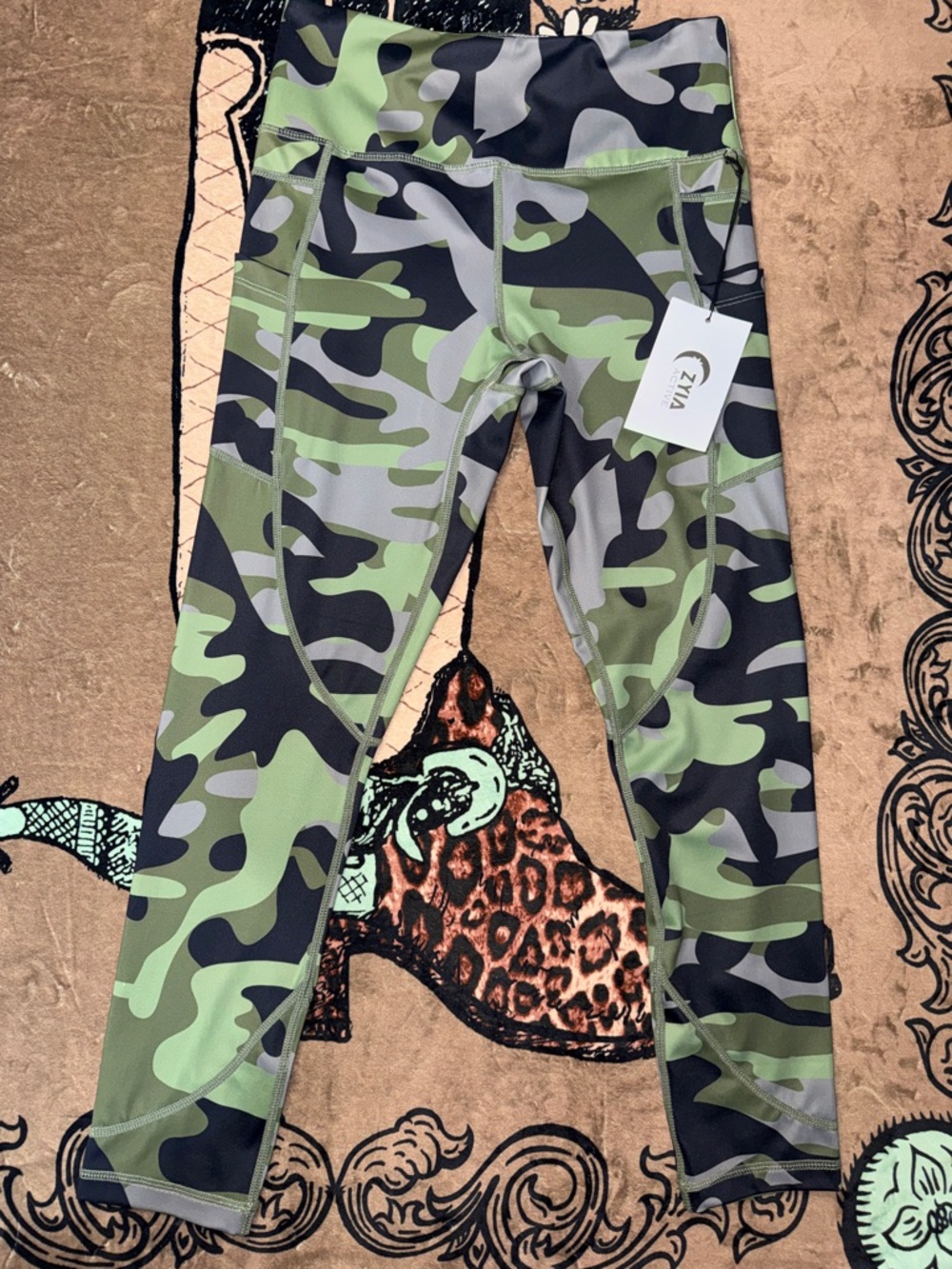 NWT Women’s Zyia Green Camouflage Performance Leggings